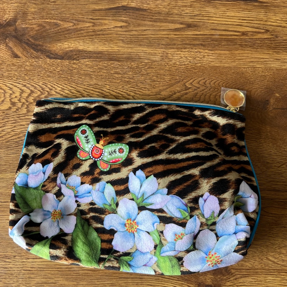 New Estée Lauder Leopard and Floral Cosmetic Bag